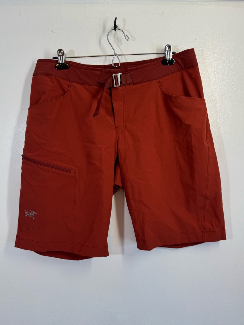 Arc’teryx Lefroy Belted Shorts - Mens Sz 36 Red / Orange - Excellent Condition